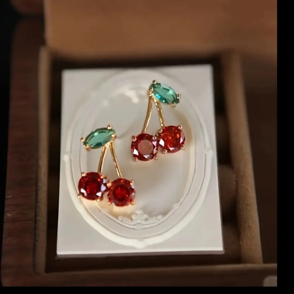 NWT! Gorgeous Faceted Faux Zircon Cherry Pierced Post Earrings in Gold Tone!